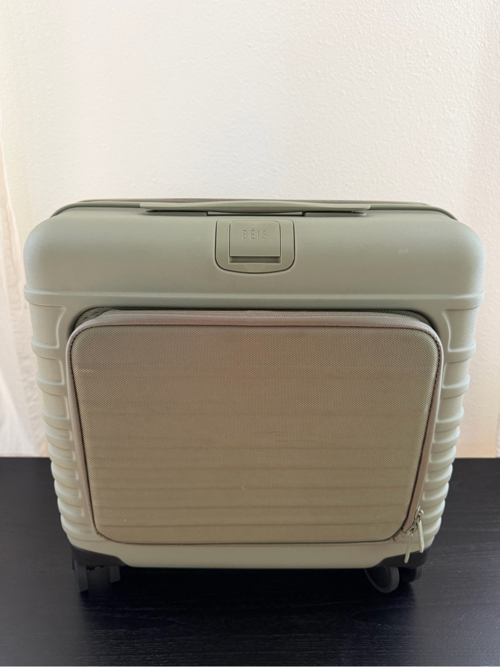 BEIS Olive Green Mini Roller- rare/discontinued - Picture 1 of 16